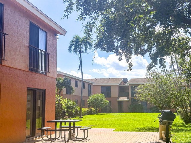 Villa Valencia Condo photo 5